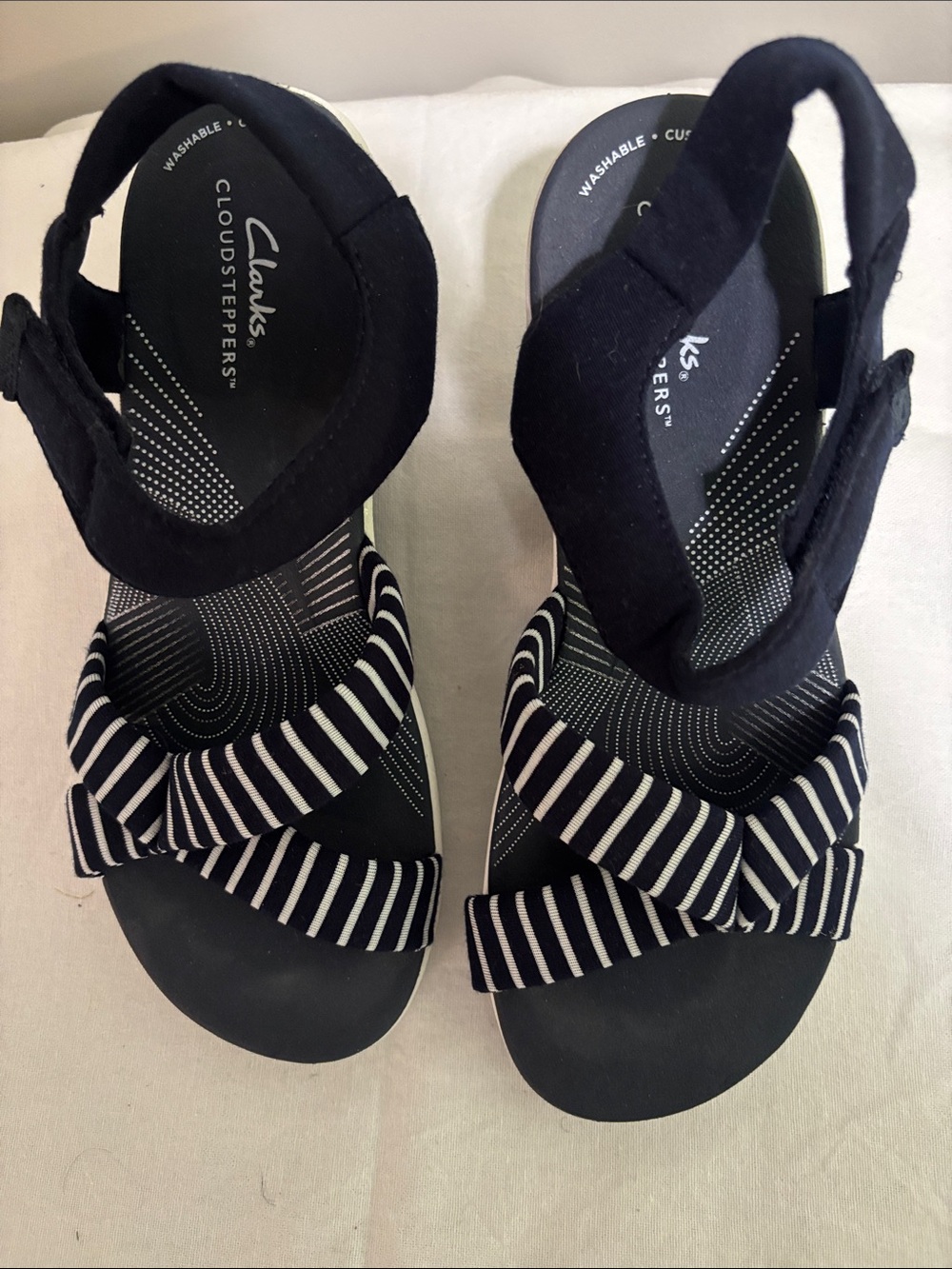 Clarks Cloudsteppers Women's Navy Striped Sandals Size 7.5